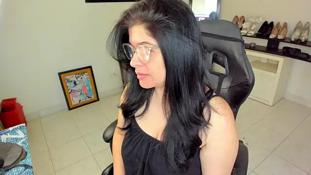 BellaFlaming online show from April 27, 2026, 10:35 am