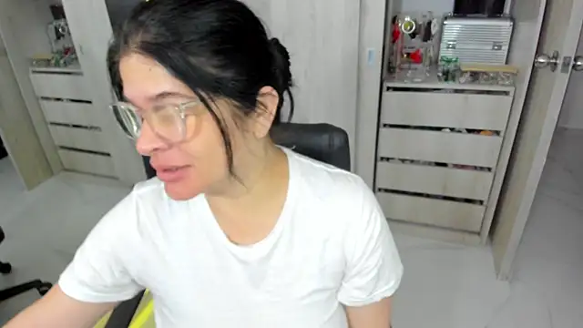 BellaFlaming online show from May 30, 2026, 10:56 am