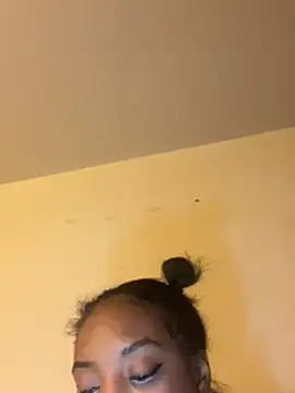 Iceblanca online show from March 9, 2025, 7:45 am