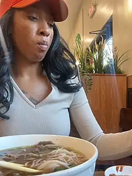 Iceblanca online show from October 5, 2025, 9:02 pm