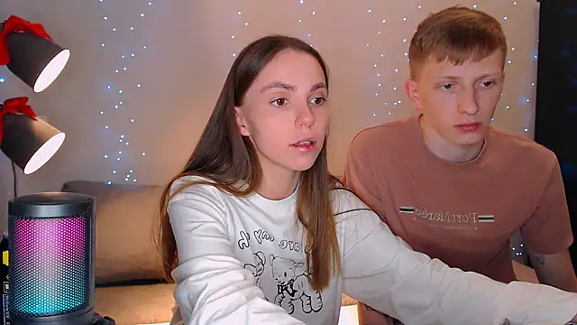 juliaanddima online show from February 14, 2025, 1:02 am