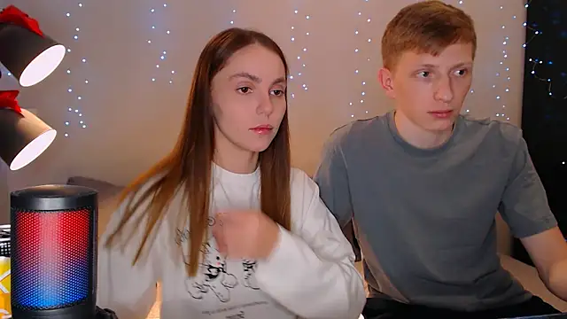 juliaanddima online show from February 25, 2025, 9:24 pm