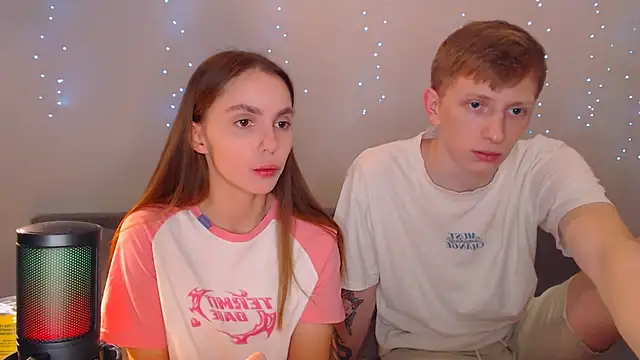 juliaanddima online show from March 15, 2025, 9:49 pm