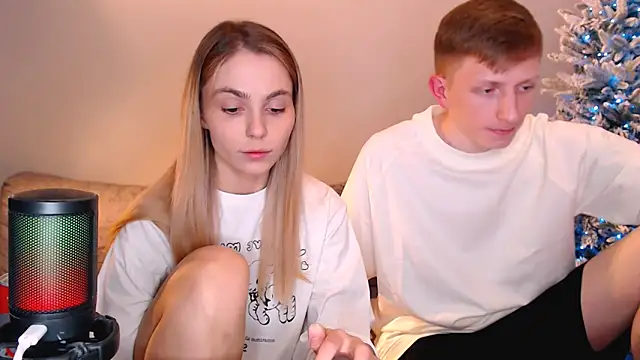 juliaanddima online show from January 11, 2026, 9:42 pm