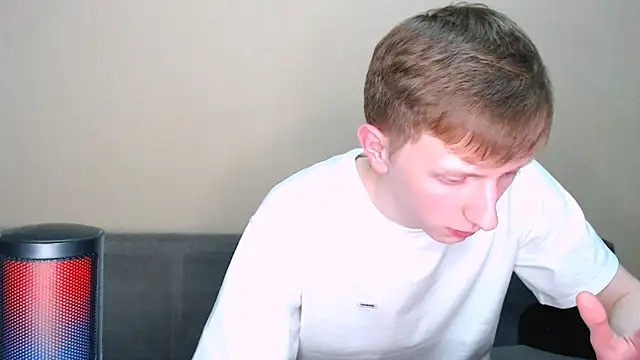 juliaanddima online show from February 10, 2026, 11:42 pm