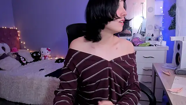 Snapshot of Room312_ chatting on December 10, 2024, 10:26 pm Room312 online show from December 10, 2024, 10:26 pm