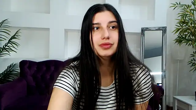 Snapshot of Linda_EX chatting on April 15, 2026, 6:42 am Linda EX online show from April 15, 2026, 6:42 am