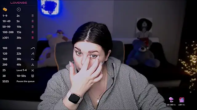 Snapshot of Emily_Mo chatting on January 12, 2025, 6:28 am Emily Mo online show from January 12, 2025, 6:28 am