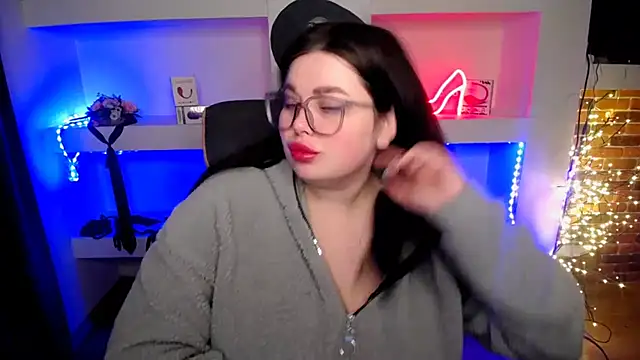 Snapshot of Emily_Mo chatting on January 14, 2025, 6:34 am Emily Mo online show from January 14, 2025, 6:34 am