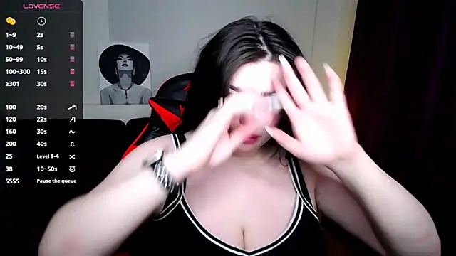 Snapshot of Emily_Mo chatting on February 2, 2025, 6:26 am Emily Mo online show from February 2, 2025, 6:26 am