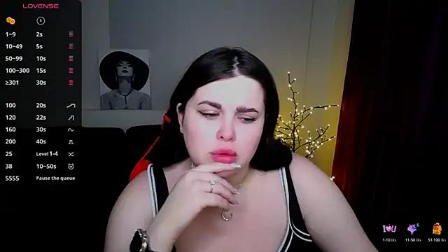 Snapshot of Emily_Mo chatting on February 4, 2025, 6:46 am Emily Mo online show from February 4, 2025, 6:46 am