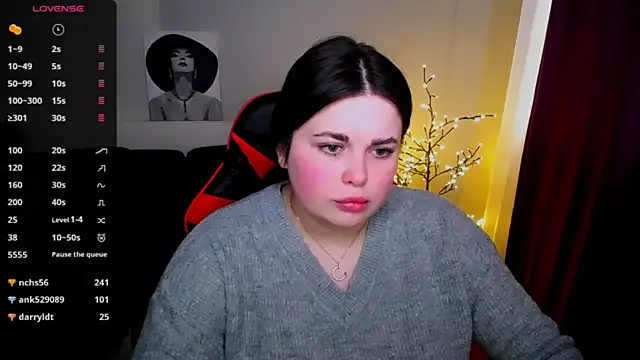 Snapshot of Emily_Mo chatting on February 7, 2025, 9:37 am Emily Mo online show from February 7, 2025, 9:37 am