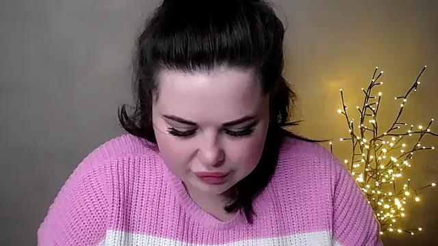 Snapshot of Emily_Mo chatting on November 20, 2025, 6:35 am Emily Mo online show from November 20, 2025, 6:35 am