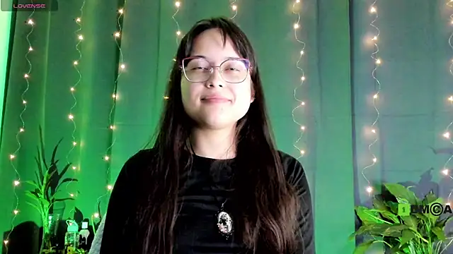 Snapshot of shantalc3rezo chatting on February 3, 2025, 11:15 pm shantalc3rezo online show from February 3, 2025, 11:15 pm