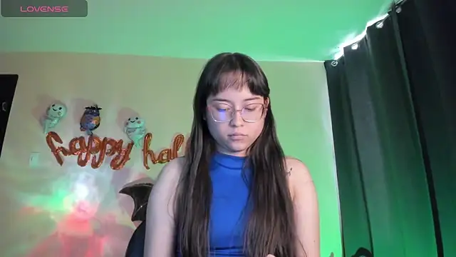 Snapshot of shantalc3rezo chatting on October 29, 2025, 7:48 pm shantalc3rezo online show from October 29, 2025, 7:48 pm