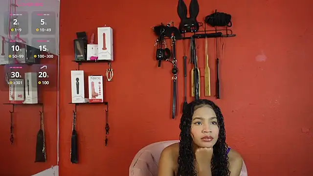 Snapshot of Anais_aradia chatting on December 5, 2024, 9:17 pm Anais aradia online show from December 5, 2024, 9:17 pm