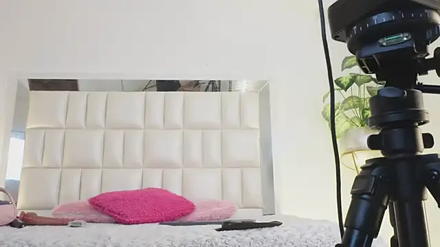 Snapshot of Anais_aradia chatting on February 15, 2025, 8:22 am Anais aradia online show from February 15, 2025, 8:22 am