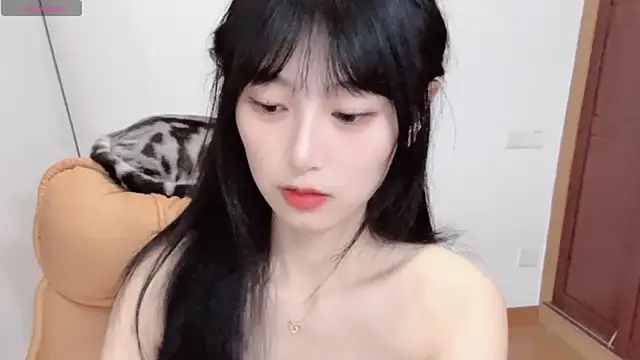 Snapshot of 4uoki chatting on October 19, 2025, 2:18 pm 4uoki online show from October 19, 2025, 2:18 pm