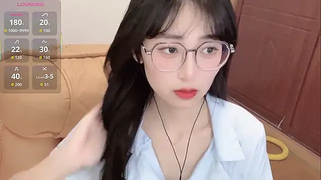 Snapshot of 4uoki chatting on December 14, 2025, 3:50 pm 4uoki online show from December 14, 2025, 3:50 pm