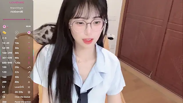 Snapshot of 4uoki chatting on February 15, 2026, 3:42 pm 4uoki online show from February 15, 2026, 3:42 pm