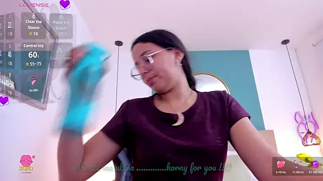 Snapshot of lucy_blue28 chatting on May 21, 2026, 1:18 pm lucy blue28 online show from May 21, 2026, 1:18 pm
