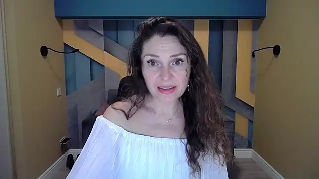 Snapshot of EllaLong chatting on December 21, 2024, 12:27 pm EllaLong online show from December 21, 2024, 12:27 pm