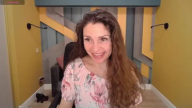 Snapshot of EllaLong chatting on January 28, 2025, 1:38 pm EllaLong online show from January 28, 2025, 1:38 pm