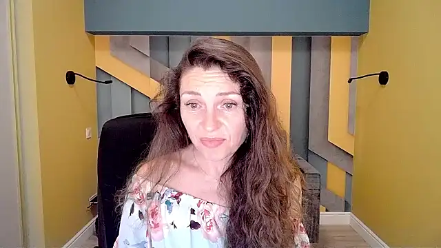 Snapshot of EllaLong chatting on February 13, 2025, 12:32 pm EllaLong online show from February 13, 2025, 12:32 pm