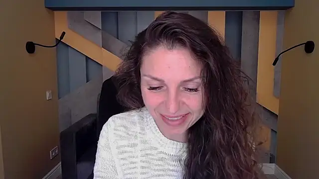 Snapshot of EllaLong chatting on September 27, 2025, 11:37 am EllaLong online show from September 27, 2025, 11:37 am