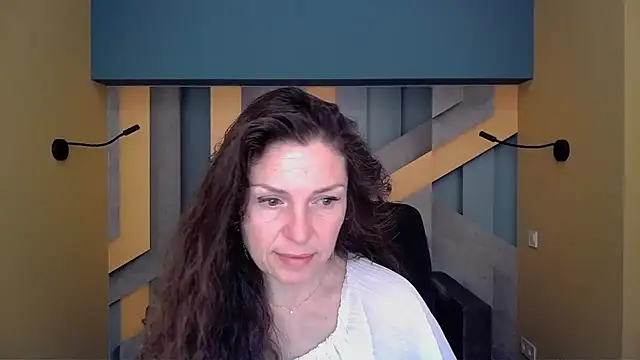 EllaLong online show from January 13, 2026, 12:43 pm