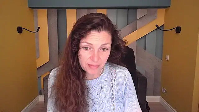 Snapshot of EllaLong chatting on May 3, 2026, 11:27 am EllaLong online show from May 3, 2026, 11:27 am