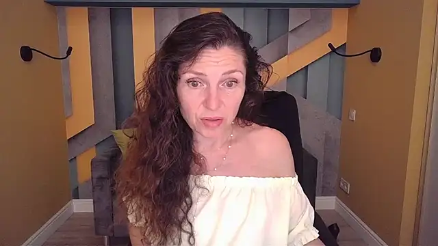 Snapshot of EllaLong chatting on May 23, 2026, 11:25 am EllaLong online show from May 23, 2026, 11:25 am