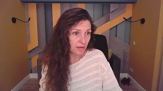 Snapshot of EllaLong chatting on May 30, 2026, 11:18 am EllaLong online show from May 30, 2026, 11:18 am