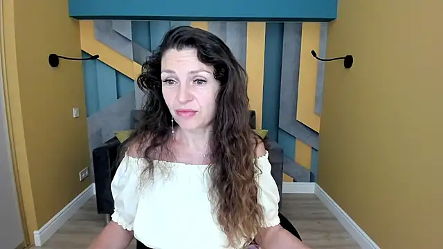Snapshot of EllaLong chatting on July 29, 2026, 11:30 am EllaLong online show from July 29, 2026, 11:30 am