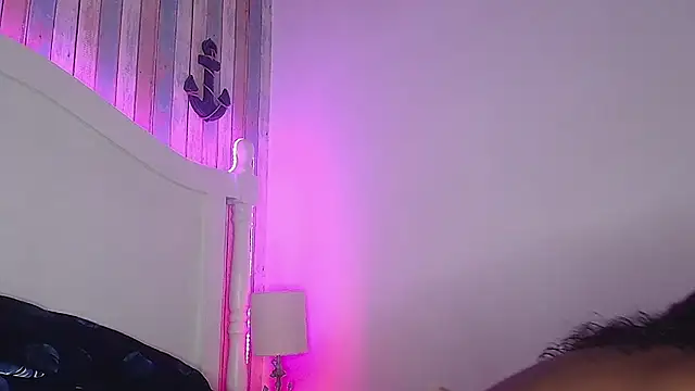 NaiaGils online show from September 17, 2025, 7:15 pm