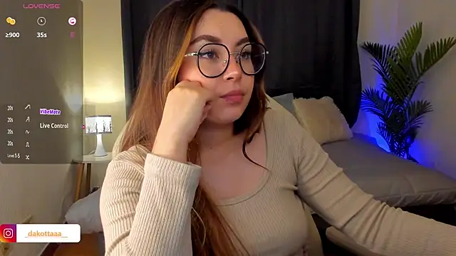 Snapshot of dakottaa_ chatting on October 21, 2025, 11:38 pm dakottaa online show from October 21, 2025, 11:38 pm