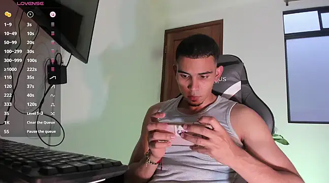 Snapshot of joss_111 chatting on February 19, 2025, 10:42 pm joss 111 online show from February 19, 2025, 10:42 pm