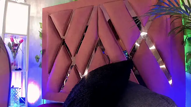 Snapshot of Megan_inked chatting on December 28, 2024, 3:58 am Megan inked online show from December 28, 2024, 3:58 am