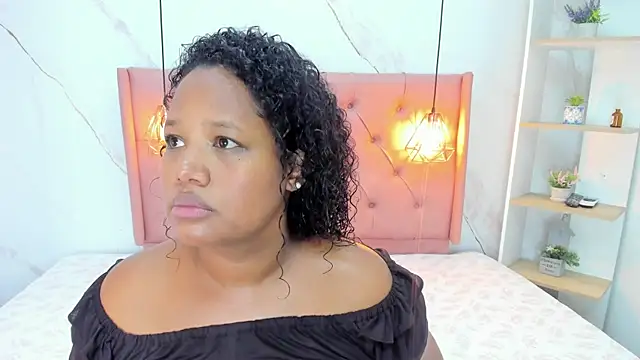 Snapshot of Belle_Brunette chatting on October 15, 2025, 9:26 pm Belle Brunette online show from October 15, 2025, 9:26 pm