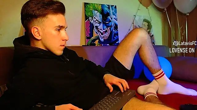 Snapshot of Midnighter_ chatting on December 7, 2024, 5:59 am Midnighter online show from December 7, 2024, 5:59 am