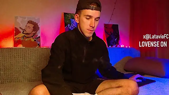 Snapshot of Midnighter_ chatting on February 8, 2025, 4:03 am Midnighter online show from February 8, 2025, 4:03 am