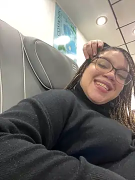 QueenNuttCollector online show from January 17, 2025, 10:12 pm