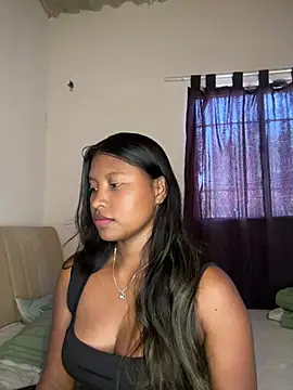 lunahot  07 online show from July 16, 2026, 4:13 pm