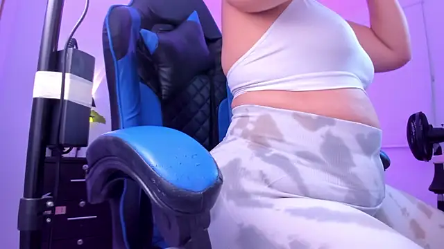 izaro22 online show from January 14, 2026, 12:44 pm