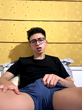 CamiRojas boy online show from September 13, 2025, 4:01 am