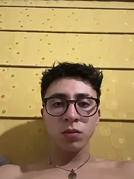 CamiRojas boy online show from September 18, 2025, 3:30 am