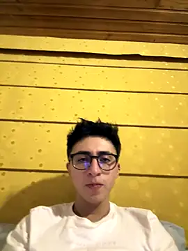 CamiRojas boy online show from September 28, 2025, 4:29 am