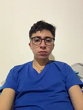 CamiRojas boy online show from December 1, 2025, 4:17 am