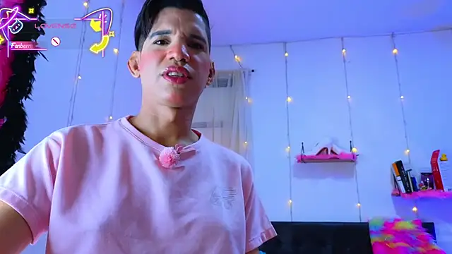 Snapshot of Ariel_Femboy_ chatting on February 8, 2026, 5:11 am Ariel Femboy online show from February 8, 2026, 5:11 am