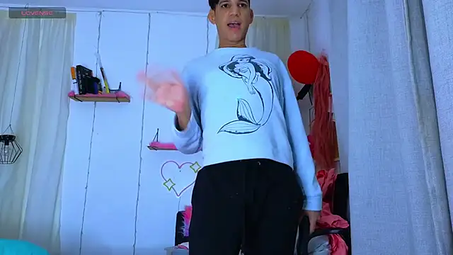 Snapshot of Ariel_Femboy_ chatting on March 9, 2026, 8:07 am Ariel Femboy online show from March 9, 2026, 8:07 am